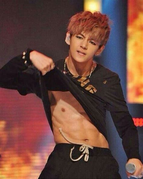 Taehyung S Abs Selebritas Foto Kekasih Selebriti