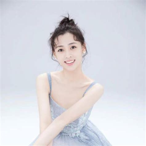 別客氣 就當是我 最後一次 幫你搬家 bie ke qi jiu dang shi wo zui hou yi ci bang ni ban jia 這行李 漏掉了什麽 到時再 撥我電話 zhe xing li lou diao le shen me dao shi zai bo wo dian hua 那些抱. 斗罗大陆（杨振宇执导电视剧）_百度百科