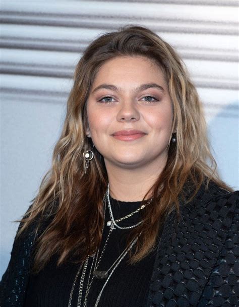 Louane, de son vrai nom anne peichert, voit le jour le 26 novembre 1996. Louane : sa dernière photo sur Instagram inquiète ses fans - Elle