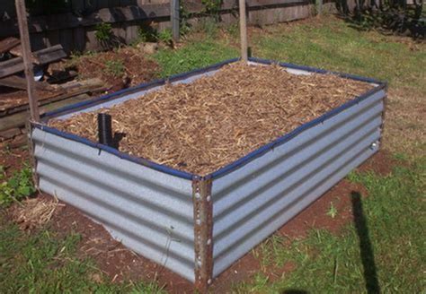 Local gardening or home improvement stores sell raised vegetable. 20+ Low Budget DIY Raised Bed Garden Design Ideas | Cheap ...