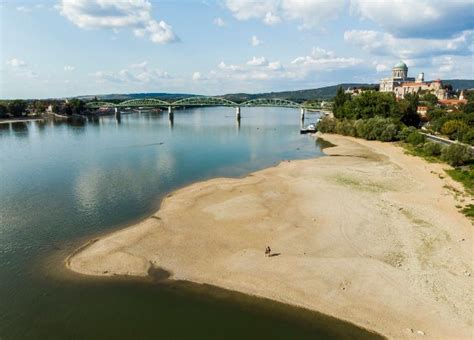 A duna alacsony vízállás videókat természetesen megnézheted online is itt az oldalon. Fegyvereket rejt az apadó Duna - Rekordalacsony vízállás ...
