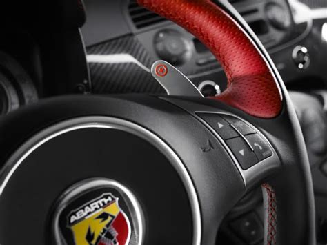 Like all biopics, strategic changes are made to allow the film to flow, which it does, quickly. Fotos do Fiat 500 Tributo Ferrari 695 Abarth, que chega em outubro na Europa
