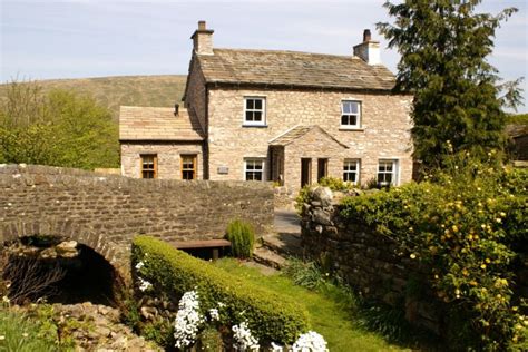 You book direct with the owner, no booking fee, no fuss. Bridge Cottage, Waterside Rental in The Yorkshire Dales ...