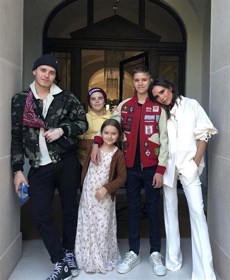Brooklyn beckham, david beckham, victoria beckham, harper beckham, romeo beckham, cruz beckham. Familie Beckham: Die besten Fotos von David, Victoria und ...