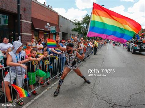 chicago gay pride parade photos and premium high res pictures getty images