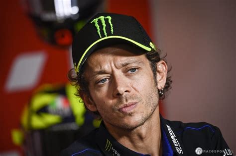 In an exceptional press conference called on the eve of the styrian grand prix in austria, the italian confirmed he would hang. Opnieuw positieve Covid-19 test voor Valentino Rossi