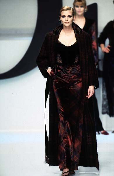 Christian Dior Runway Show Fw 1996 In 2023 90s Runway Fashion