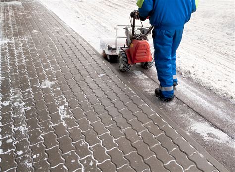Provide Safety And Protection With These Home Snow Removal Techniques