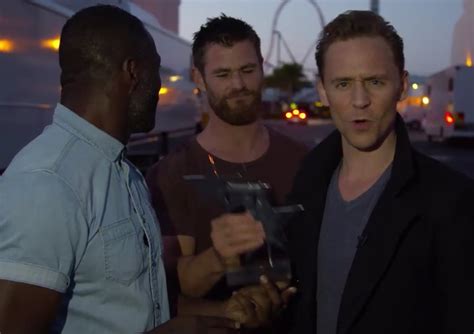VÍdeo Idris Elba Y Chris Hemsworth Trolean A Tom Hiddleston