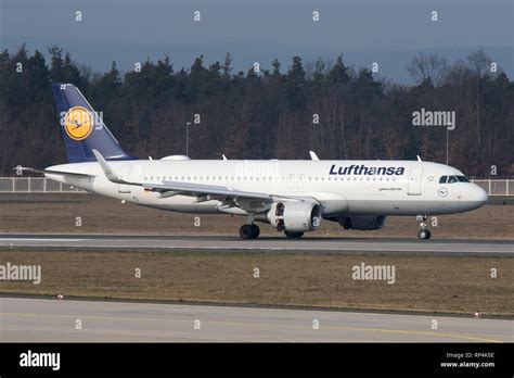 D Aizz Airbus A320 Of Lufthansa Landing At Frankfurt Airport 07022018