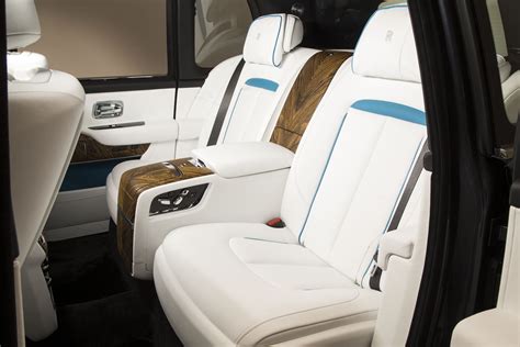 Once inside, the interior is transformative. Rolls-Royce Cullinan revealed: exclusive pictures of ...
