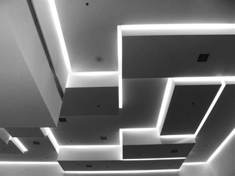 When it comes to finishing the basement ceiling, most homeowners think of two options, drywall or dropped ceiling. Suspended ceiling fluorescent lights - 10 tips for ...