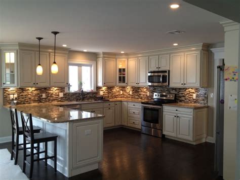In this small kitchen, a peninsula replaces a bulky island. Amazing u shaped kitchen ideas with peninsula (45) | Best ...