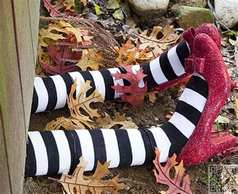 Witch Legs Easy Halloween Crafts Easy Halloween Halloween Witch