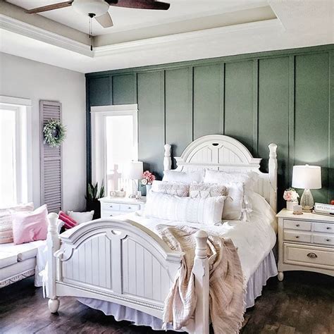 Cottage Style Master Bedroom With Accent Wall In 2020 Master Bedroom
