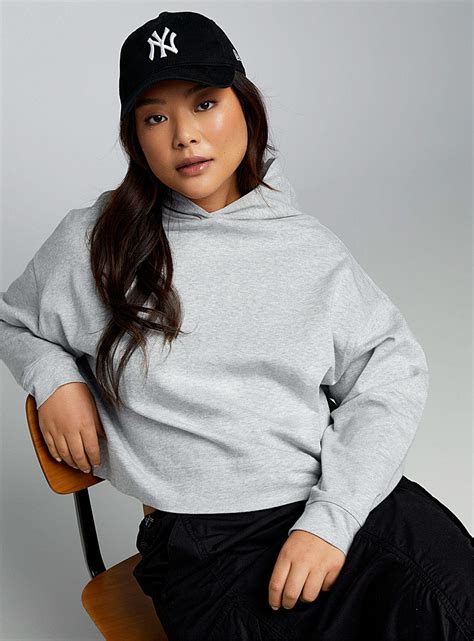 Le Sweat Carré à Capuchon Pur Coton Twik Chandails En Coton Ouaté