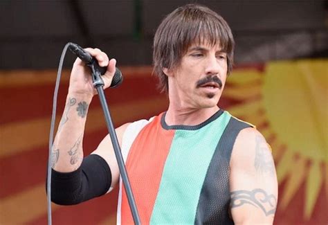 Hospitalizan De Emergencia A Vocalista De Red Hot Chili Peppers