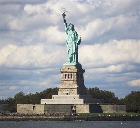 10 Famous Landmarks And Their Interesting History - American Landmarks