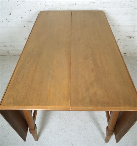 The hillsdale oakland drop leaf dining table has angular lines and a clean modern profile. Mid-Century Modern Drop Leaf Table For Sale at 1stdibs