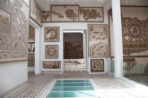 متحف باردو في تونس العاصمة سائح