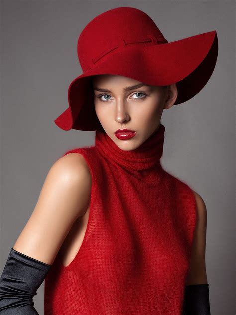 Fashion Photography By Voltaire Rachel Cook Красные шляпы Красная мода Мода красота