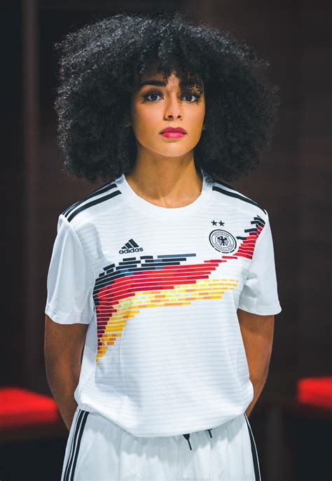 Deze voetbaltips zijn gebaseerd op de voorspellingen van alle deelnemers in de voetbalpool. Duitsland vrouwen elftal voetbalshirt 2019-2021 ...