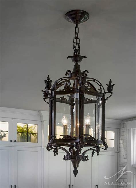 Today there are many options and decisions you need to make when choosing the perfect cabinets for your new kitchen. Gothic Traditional Kitchen | Traditional kitchen, Kitchen ...