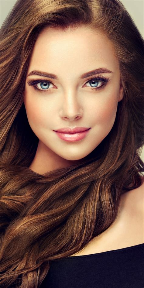 Download Beautiful Girl Model Juicy Lips Brunette 1440x2880