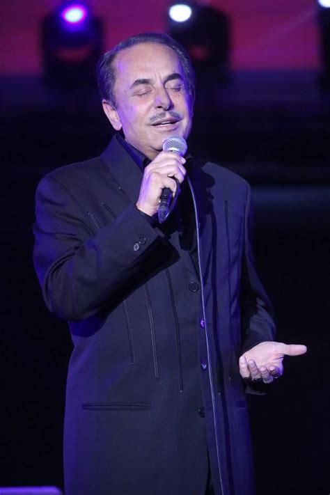 بدنا حريق، يا حبي الي غاب، وحدي أنا ، يمكن نتهنى بحبك، على بابي واقف قمرين، ما في ورد، الفرق ما بينك و بيني، ارجعيلي ، حبيتك وبحبك، كرمال النسيان، جاي الحب، حبيبي انت، شباك حبيبي، سلم عليها ياهوى ). بالصور - ملحم بركات أحيا أهم ليالي "قرطاج"! - Musicnation ...