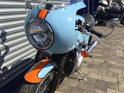 Let me know if you want. Gulf colour scheme looks stunning on the Thruxton. | Gulf ...