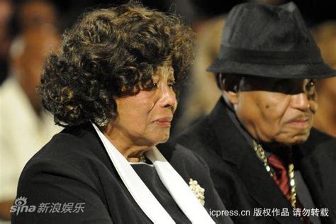 图文：迈克尔 杰克逊葬礼 杰克逊的父母影音娱乐新浪网