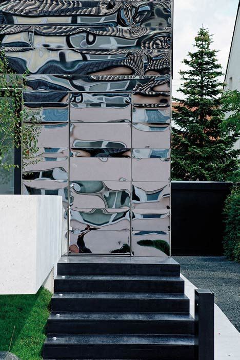 Bernd Zimmermanns Mirror Clad House Wz2 Distorts Its Surroundings House Of Mirrors Architecture