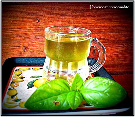 Cerca una ricetta preparazione ricetta: Liquore al basilico - Cotto e Postato