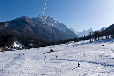 Kranjska Gora Skiing Kranjska Gora Ski Holidays Resort Guide Accommodation In The