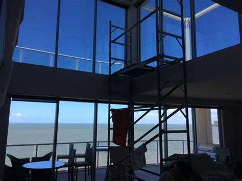 High tides and low tides, surf reports, sun and moon rising and setting times, lunar phase, fish activity and weather conditions in brisbane. Glass Tinting | North Brisbane | Shades Tinting