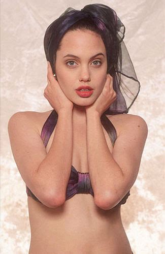 Foto Angelina Jolie Saat Masih Remaja Lifestyle News