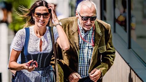 Mateschitz wurde 1944 in sankt marein in österreich geboren, wo er auch aufwuchs. Red Bull: Dietrich Mateschitz verzettelt sich im ...