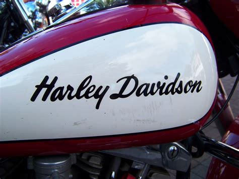 Harley collaborates with tuscany motor co. MOTORCYCLE 74: Harley Davidson tank logo's