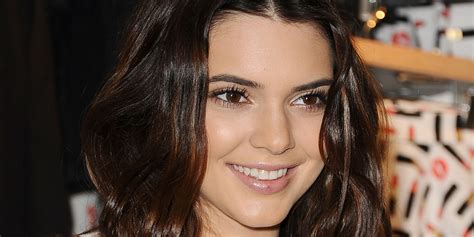 Kendall Jenner Signs With Modeling Agency Is Apparently