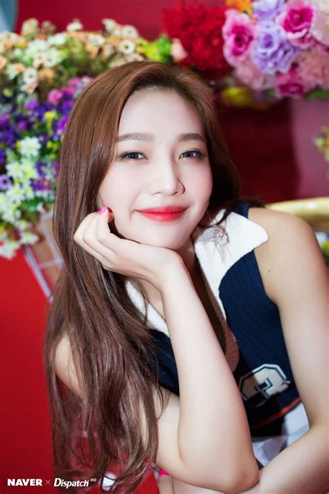 They also have released a song together entitled 어린애 (young love) for the programme in 2016. RED VELVET Joy for "Summer Magic" promotion - Sexy K-pop