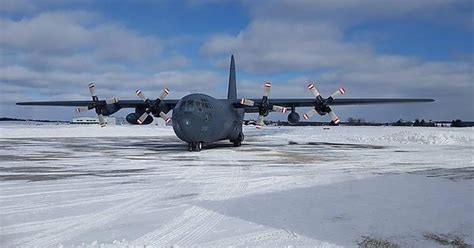 Spotted At The North Bay Ont Airport A Canadian Air Forces Cc 130 Imgur