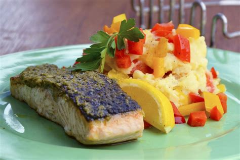 Hoe maak je een winterse stamppot met paprika en zalm