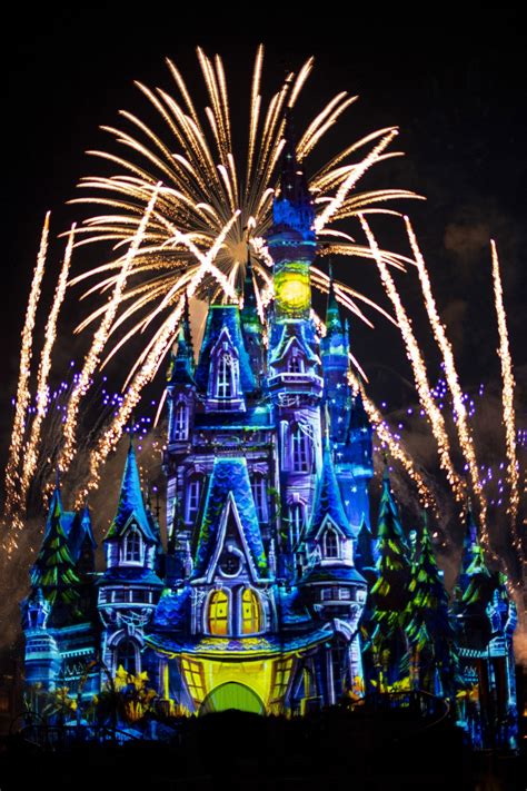 Assista Disneys Not So Spooky Spectacular Viajando Para Orlando