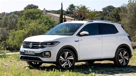 By 2020 volkswagen in china seek to bring 30 new fully electric and hybrid vehicles. Volkswagen T-Cross 2020, a prueba: el SUV que busca incomodar al Honda HR-V - AS México