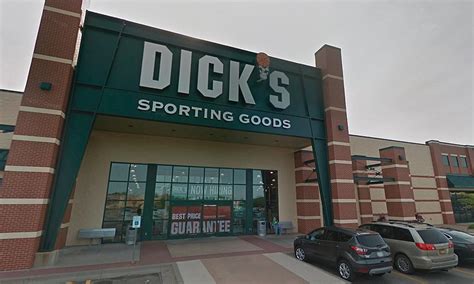 Dicks Sporting Goods To Stop Selling Assault Rifles