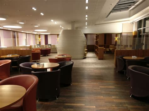 Hilton Frankfurt Airport Executive Lounge Executive Lounge - travelux