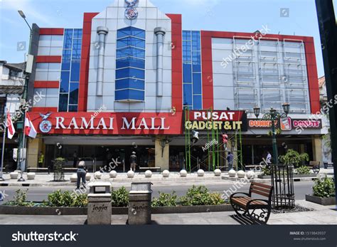 Yogyakarta October 1 2019 Ramai Mall Foto De Stock 1519843937