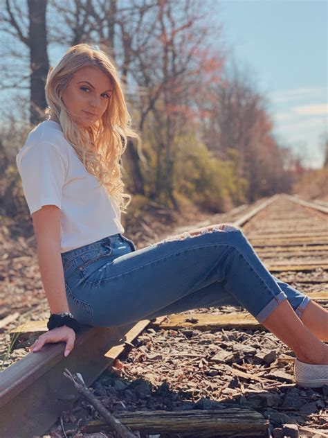 Photoshoot Train Tracks Senior Photography Girl Poses Railroad Photoshoot Girl Senior Pictures