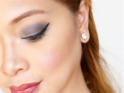 How to Apply Makeup for a Fancy Party (with Pictures) - wikiHow