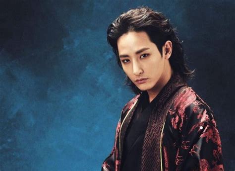 รยูจุนยอล หรือ ryu joon yul ดาราเกาหลีอายุ 29 ปี เขาเกิดเมื่อ 25 กันยายน 1986 สูง 183 ซม. ว่าด้วยเรื่อง Luckyromance ควี (อีซูฮยอก) VS รยูจุนยอล ...